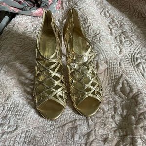 BCBG 8.5 Heels